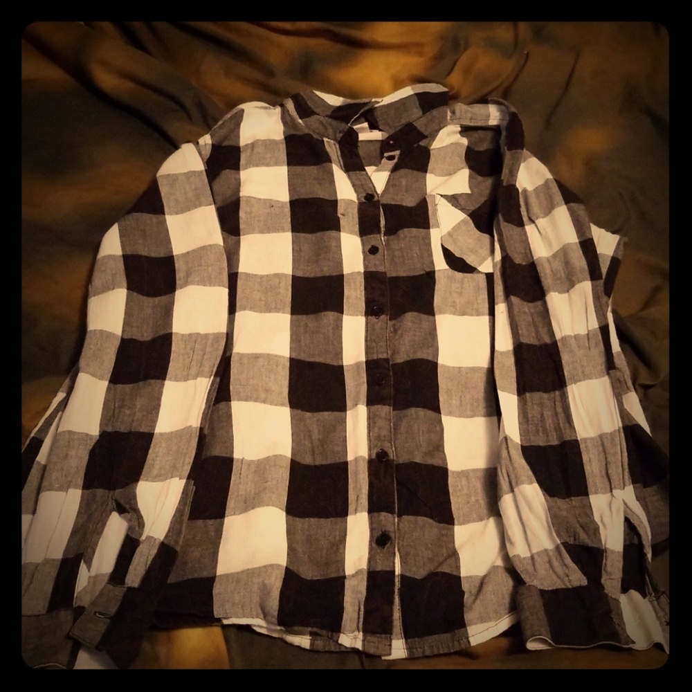 With collar, Button down plaid shirt